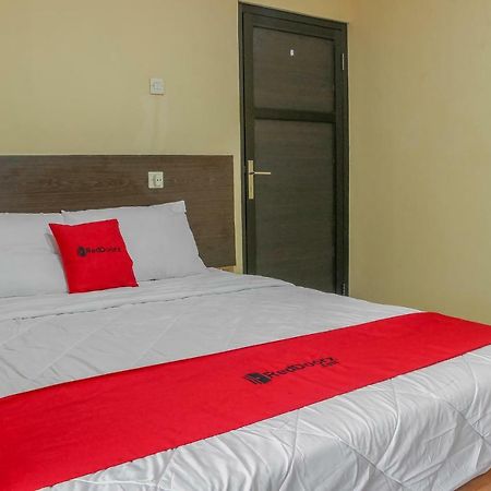 Reddoorz Syariah Near Pasar Modern Cikopo Hotel Караванг Екстериор снимка