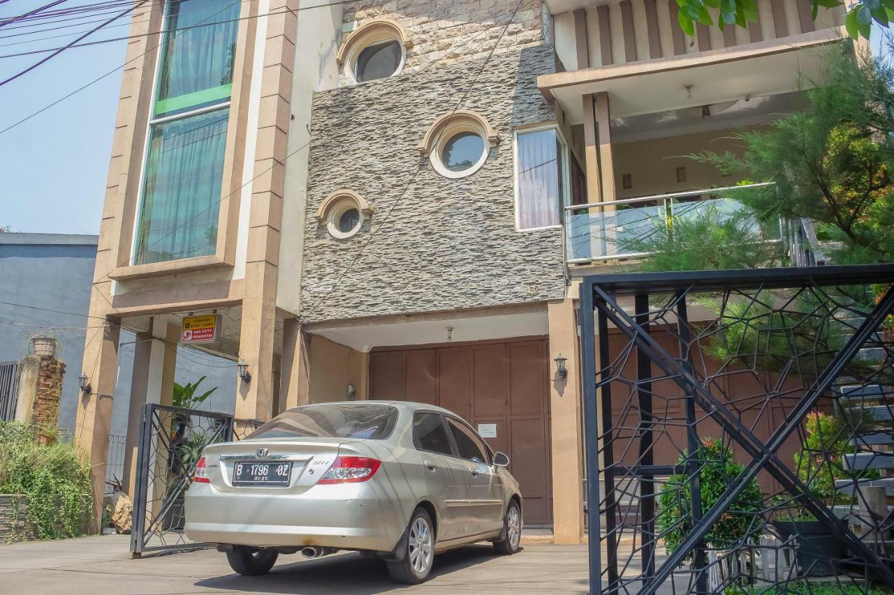 Reddoorz Syariah Near Pasar Modern Cikopo Hotel Караванг Екстериор снимка